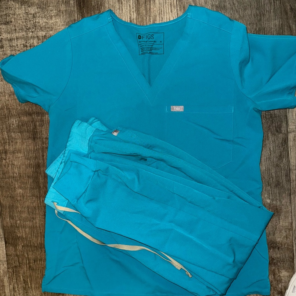 Figs Women's Scrub Set in Teal